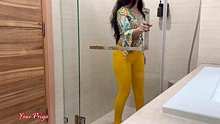 Stepmom's Hot Shower Sex After Bath With Hindi Moans And Creampie