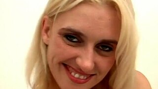 lingerie slut babe gives the best blowjobs