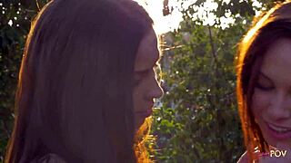 i love watching brunettes finger fuck cunts