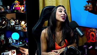 didy reis shows off her beautiful tits during the podcast ruan loves them popum no barraco