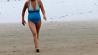 Beach! Stepmom begs friend's creampie then mutual stroke!