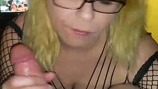 Amateur Sloppy Blowjob Swallows Deep