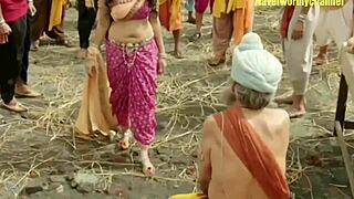 Bubbly chubby Indian beauty flaunts deep navel and girlfriend curves