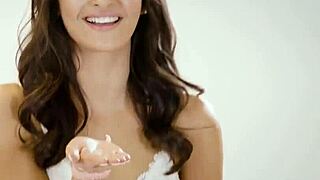 Petite blonde Scarlett Sage grinds face on Latina Emily Willis