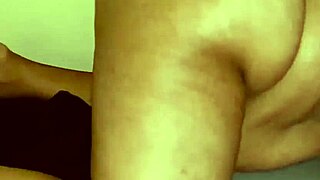 Teen Shakes Booty in Overwhelming Ecstatic Pleasure