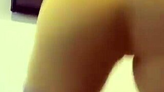 Phat juicy booty ass shakes and jiggles seductively