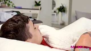 hey stepmom alexis malone begs for that creampie fill-up