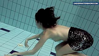 flashing tits underwater at beach gets everyone horny