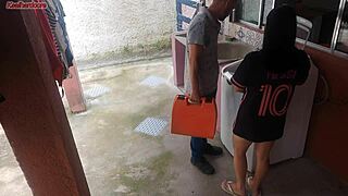 married housewife lures technician with her big brazilian ass while husband stays out