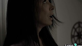 😠 angry stepmom reagan foxx gets her milf pussy licked hard by stepdaughter and asian gf!!