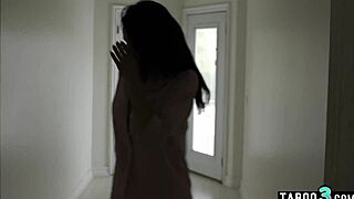 😠 angry stepmom reagan foxx gets her milf pussy licked hard by stepdaughter and asian gf!!