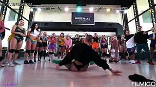 i love tina twerking her huge black ass nonstop