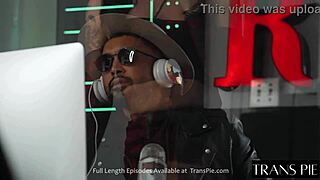 Daisy Taylor: Pretty Shemale Tempting You?