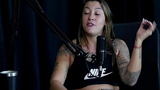 Flor de Damiana spills dirty secrets in naughty interview with Vovô Moai on Porn Cast Brazil