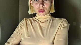 Mycandyalice Boldly Masturbates Shaved Pussy In Shower