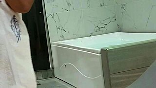 jacuzzi sex with motel receptionist turns into wild pussy pounding session