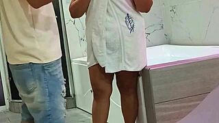 jacuzzi sex with motel receptionist turns into wild pussy pounding session