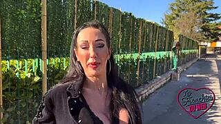 Laura, sexy 34-year-old Italian milf brunette slut from Europe loves amateur sex.