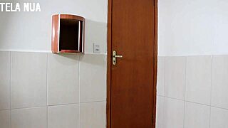 novinho shows cock to hotel maid mary redqueen then fucks her ass hard