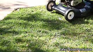 Amateur Babe's Thrilling Pussy Lick While Getting Banged in Taboo Fantasy Threesome