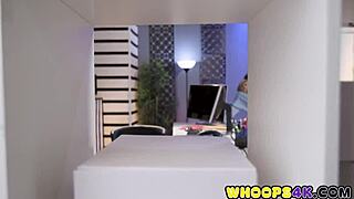 assistant uncovers vibrator buzzing deep in chubby boss pussy at work