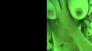 phim sex viet nam: em goi xoa tro no voi chong lam xa!!