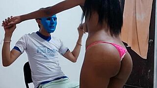 omg this 22yo twink stares while i whore-dance for him 🔥💃