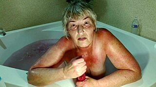 dawnskye1962's jacuzzi joi got you stroking hard?