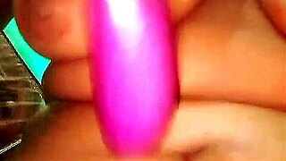 Hot Asian Amateurs Stuff Wet Pussies with Giant Brinjal