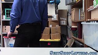 Policeman Facializes Muslim Teen 18+!