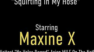 MAXINE X POUNDS PUSSY WITH DILDO!