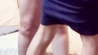 mi novio me pasó con el vecino 😏 le chupé la verga hasta el fondo y gemí rico 👅💦