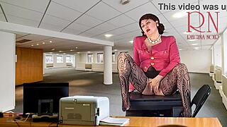 boss, look at my naked pussy and tits while i masturbate for you