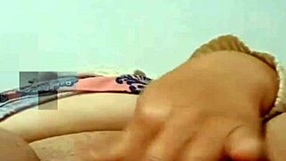 Hey, wanna see this Colombian abuela stuff her mature pussy with cucumber?