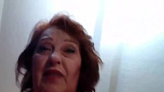 dawnskye1962 spreads huge ass mikey rims her stinky starfish deep