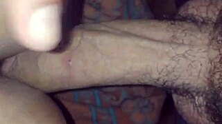 Puta Shows Off Her Goods For Cash