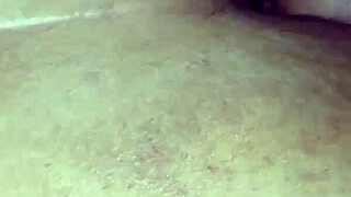 Puta Shows Off Her Goods For Cash