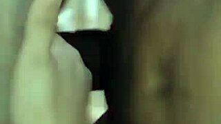 os pentelhos da buceta ficam todos gosmentos depois de várias gozadas quentes