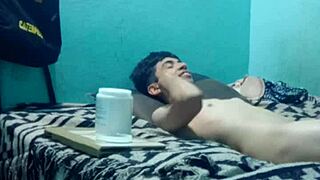 oh man this skinny guys gettin the full pleasure massage i crave