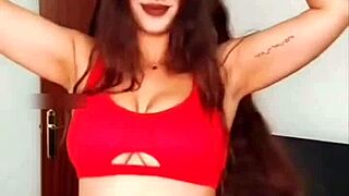 morena with big natural tits, watch her and you'll cum from pure pleasure