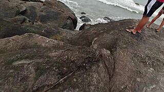 ninfeta carioca no mato com casal pego transando.