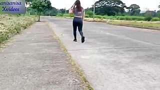 cewek bohay jogging ends up blowing until he cums everywhere