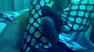 Hey, check out this sexy footjob in nylons 😍👣