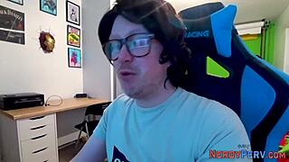 hey newbie this leeds nerd wants to eat your pussy so bad right now girl