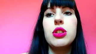 Leanne Richardson's sexy curves tease your deepest fantasies tonight