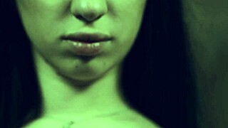 hey, ever wonder how elizamars teases her vintage body in that antique solo scene?