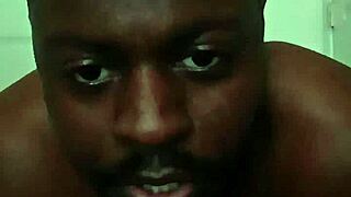 taking off my glasses mid-dance to share fave workout pose and rare song remixes i dig 😎💃