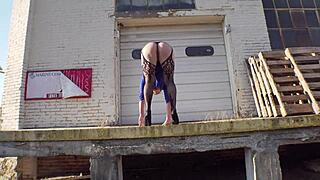 oh damn my milf asshole flashing at loading docks ugh