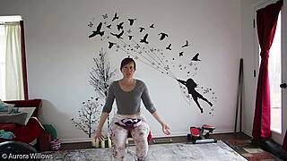 MILF Wife's Small Natural Tits Bounce In Ass-Focused Yoga Fetish Lesson