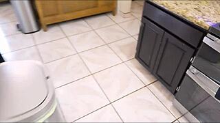 i cant stop perving on stepmom charli phoenix part 1